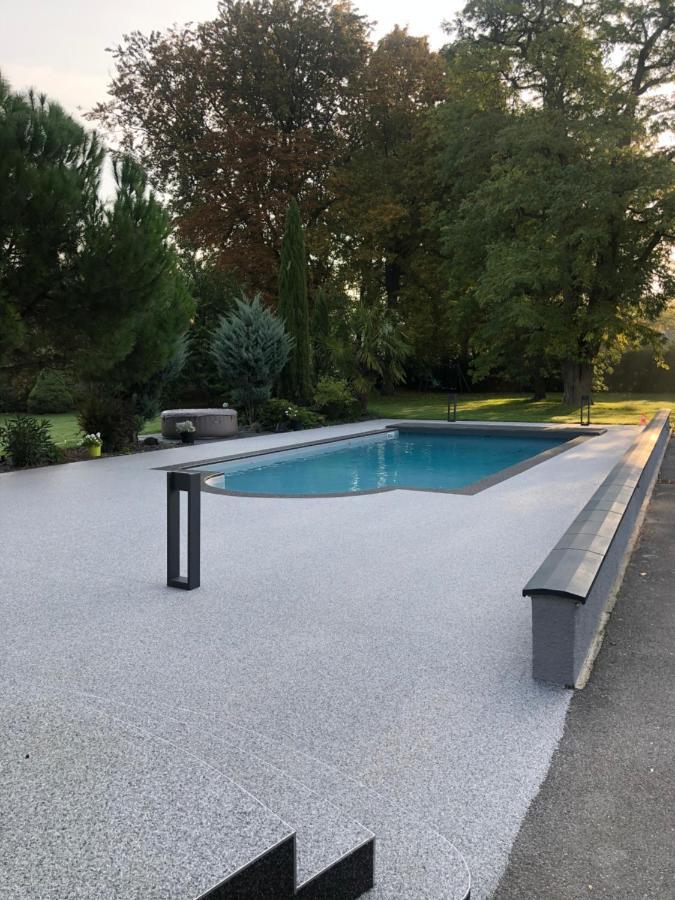 ホテル Le Pavillon De Nathalie Isles-sur-Suippe エクステリア 写真