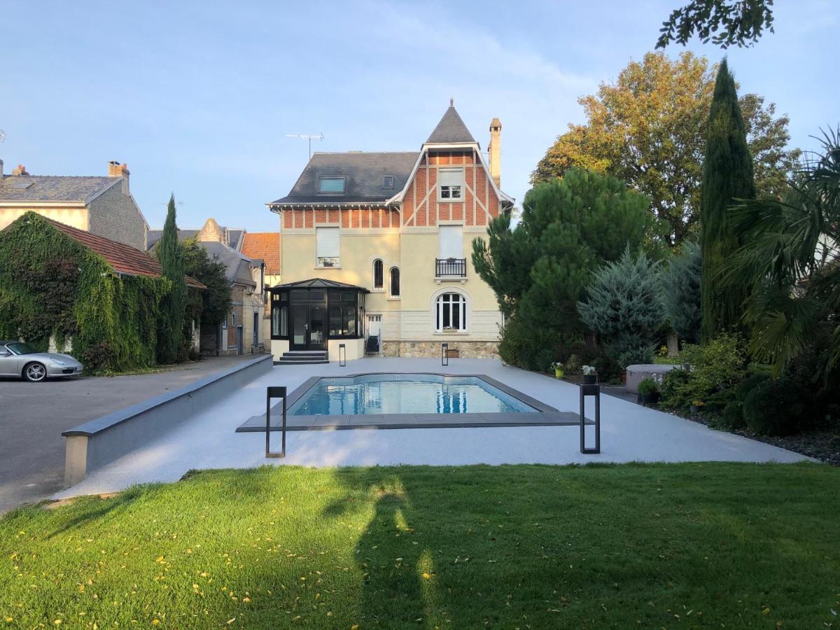 ホテル Le Pavillon De Nathalie Isles-sur-Suippe エクステリア 写真