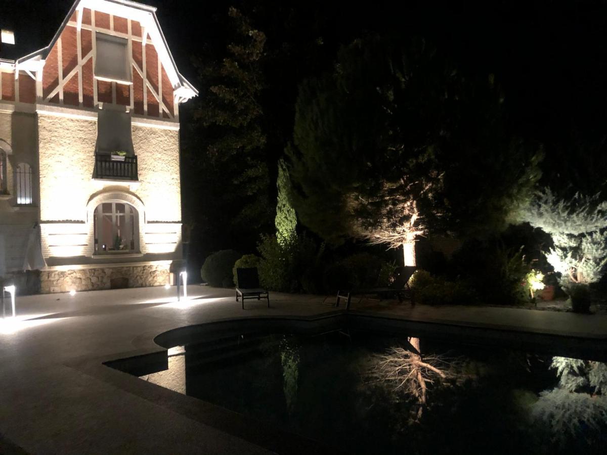 ホテル Le Pavillon De Nathalie Isles-sur-Suippe エクステリア 写真